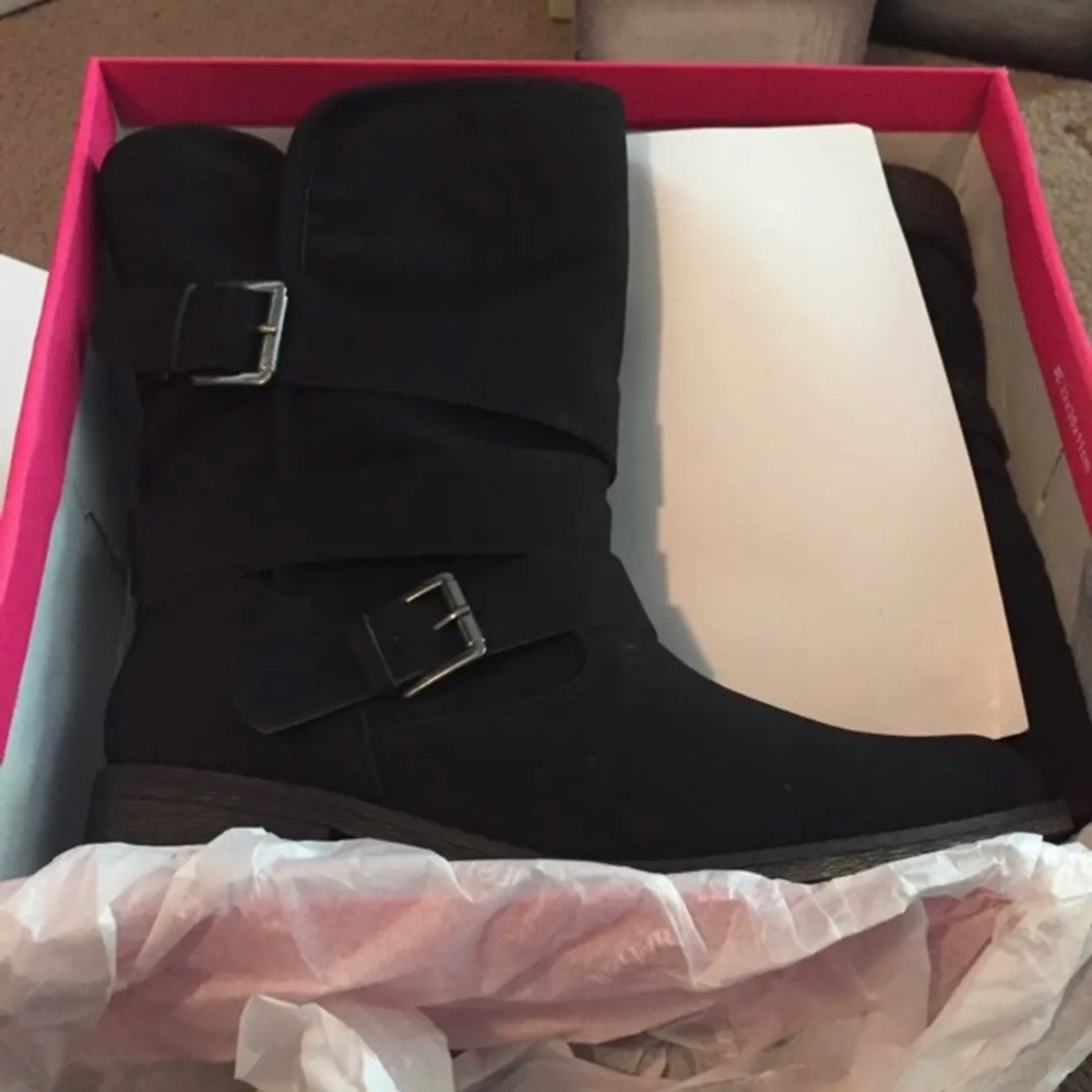 Black boots